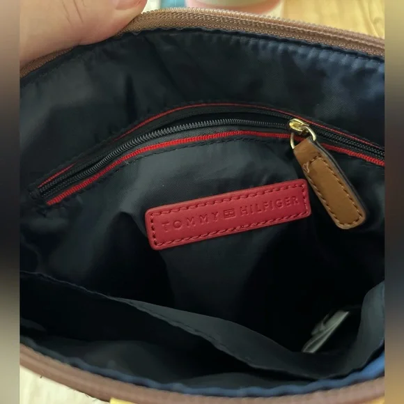 Tommy Hilfiger Brown Logo Crossbody Bag - Picture 6 of 11